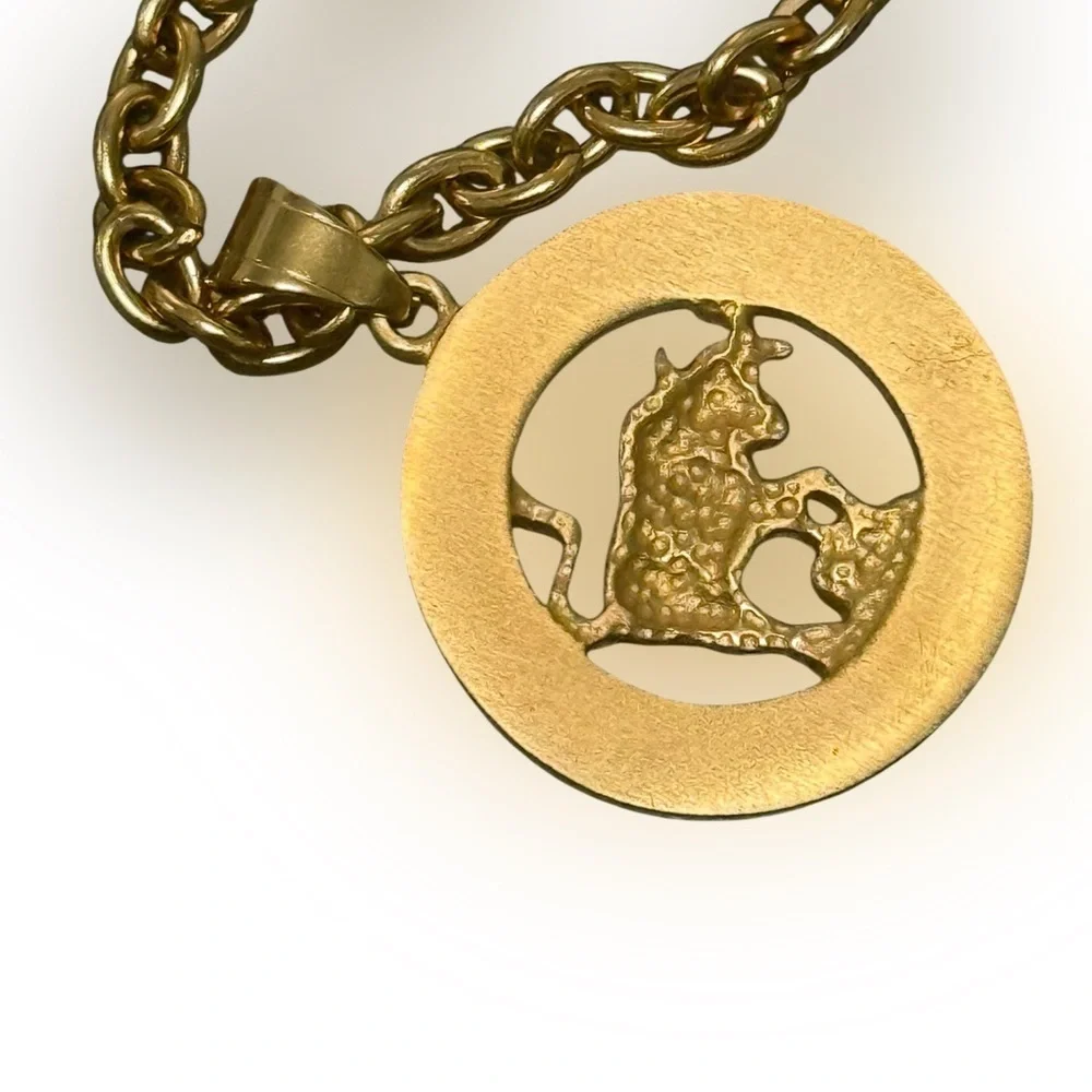 NWT Gold Zodiac Taurus Pendant Necklace 16 inch